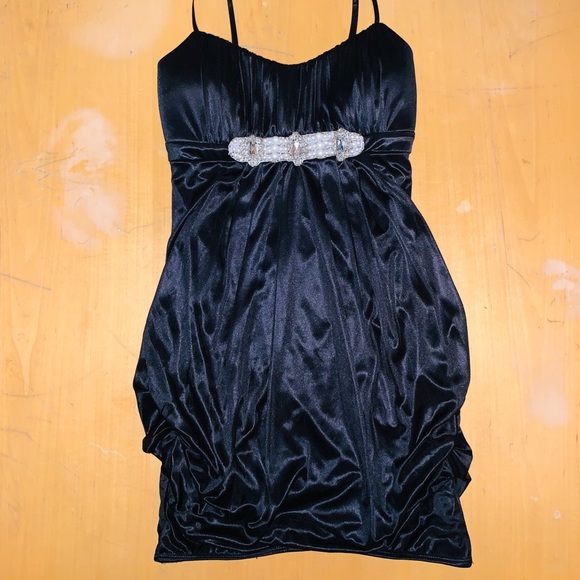 Sexy Little Black Dress! - Picture 4 of 7